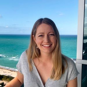 Meet your Posher, Hilary